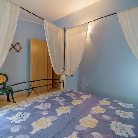 Residenza Multicolor Mare E Natura Apartament *