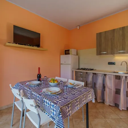 Residenza Multicolor Mare E Natura Apartament